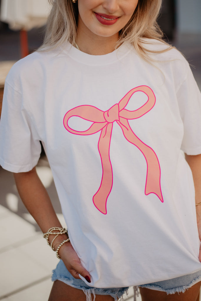 Katydid

PINK COQUETTE BOW GRAPHIC TEE